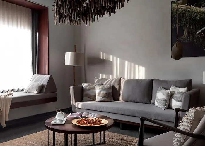Treeline Urban 5*