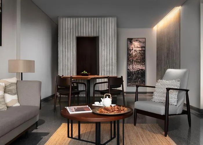 Treeline Urban Hotel 5*