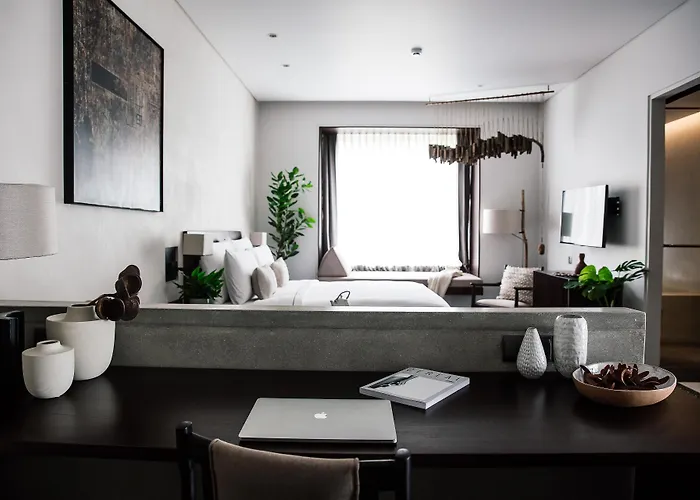 Treeline Urban 5*